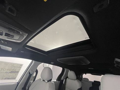 New 2026 Toyota Sienna XSE AWD/4WD image 10