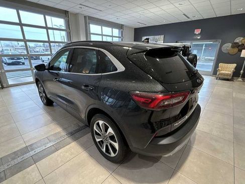 Certified 2025 Ford Escape Platinum image 5