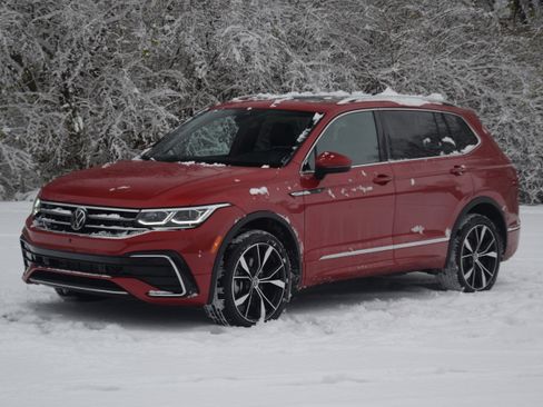 Used 2024 Volkswagen Tiguan SEL R-Line image 23