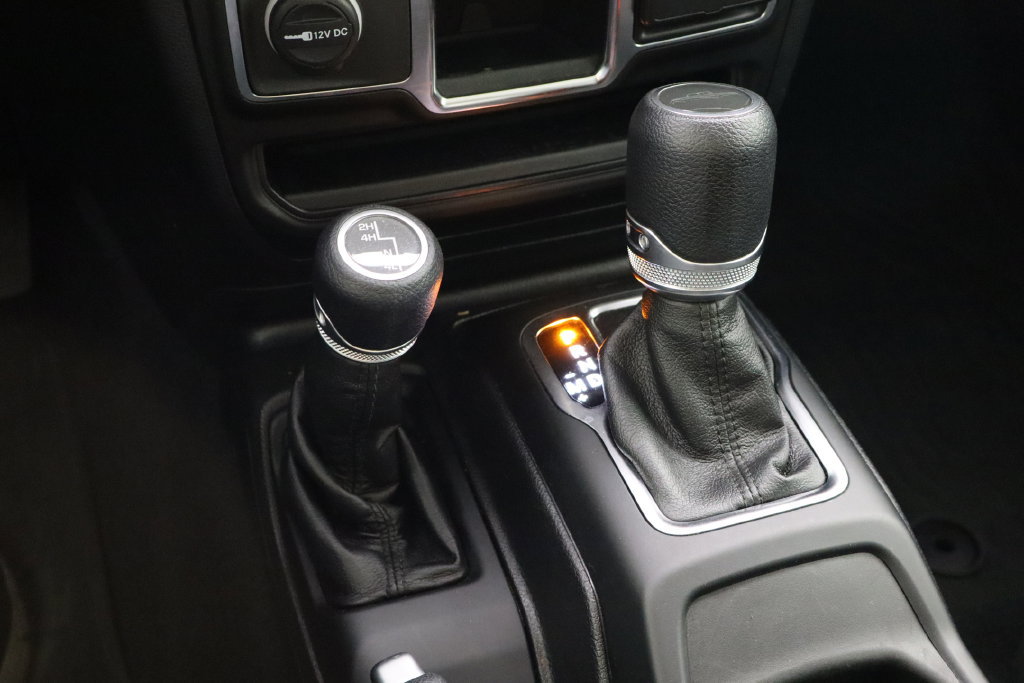 Used 2021 Jeep Gladiator Sport AWD/4WD image 18