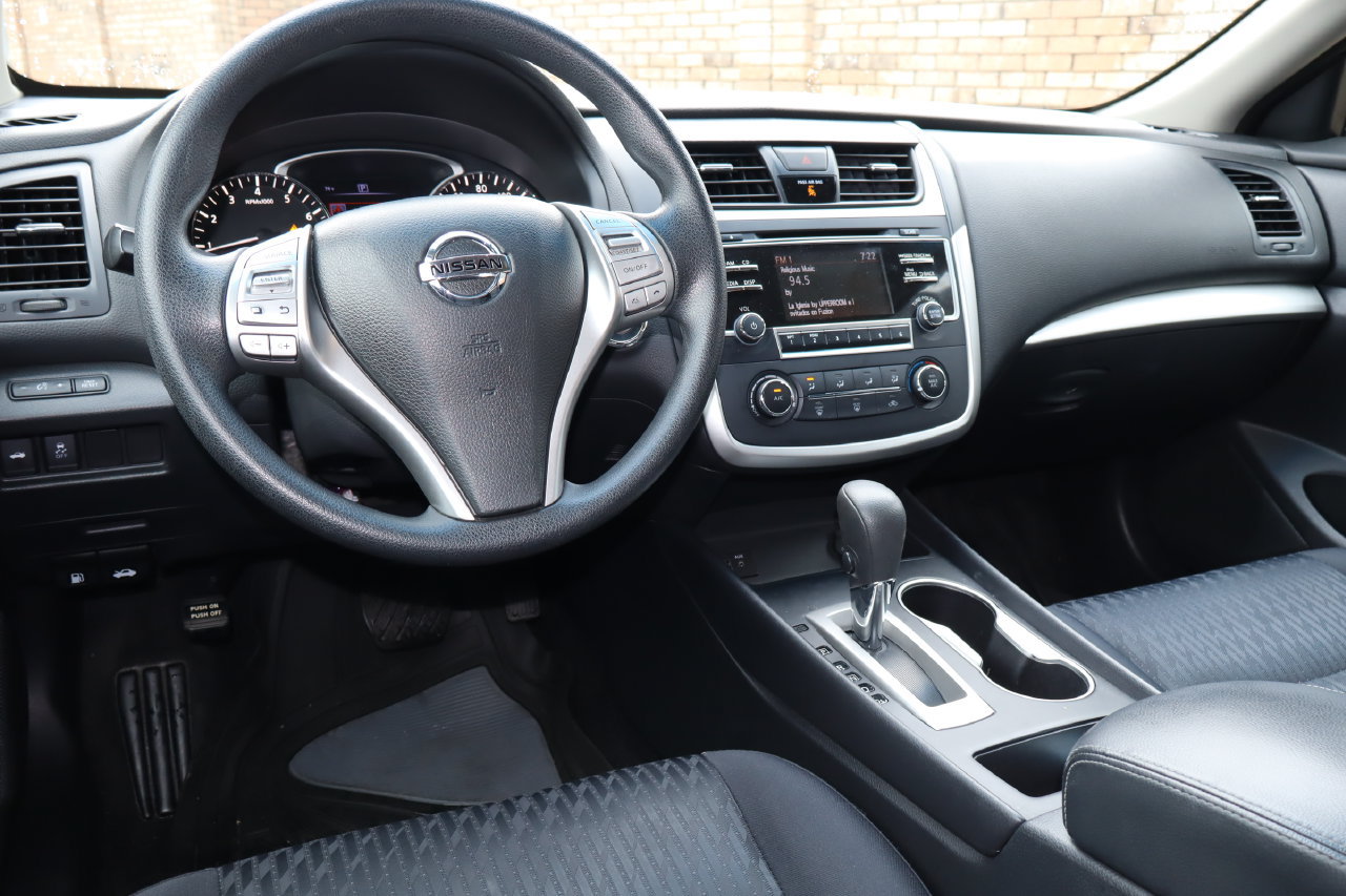 Used 2017 Nissan Altima 2.5 S w/ Power Driver Seat Package FWD image 4