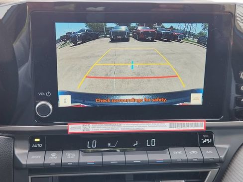 Used 2026 Toyota Camry SE w/ Convenience Package FWD image 13