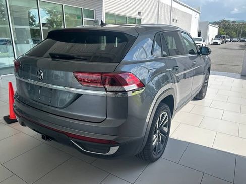 Certified 2023 Volkswagen Atlas Cross Sport SE w/ Black Wheel Package FWD image 4