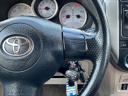 Used 2004 Toyota RAV4 4WD image 12