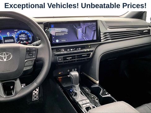 Used 2025 Toyota Camry XSE FWD image 7