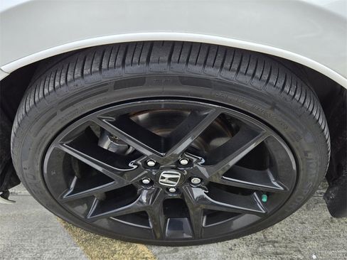 Used 2023 Honda Civic Sport image 7