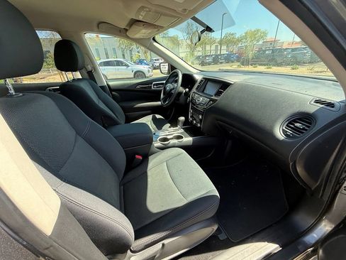 Used 2017 Nissan Pathfinder S FWD image 12