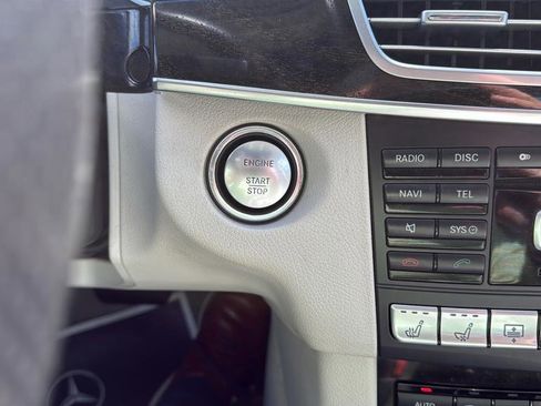 Used 2014 Mercedes-Benz E 550 4MATIC Sedan image 13