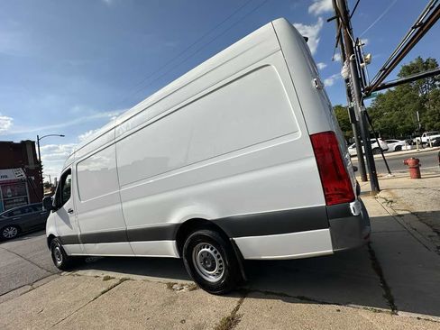 Used 2022 Mercedes-Benz Sprinter 2500 image 6