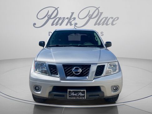 Used 2015 Nissan Frontier Desert Runner RWD image 9