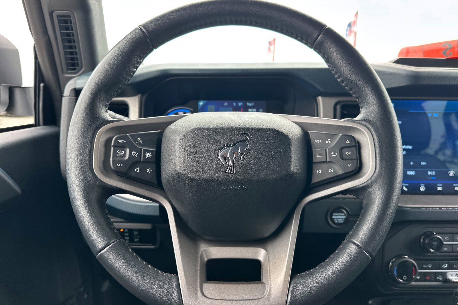 Used 2024 Ford Bronco Outer Banks AWD/4WD image 22