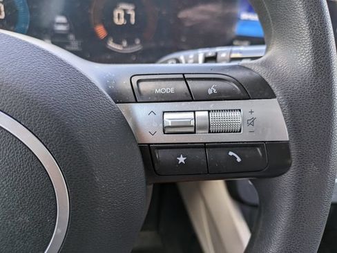 Certified 2025 Hyundai Tucson SE FWD image 23