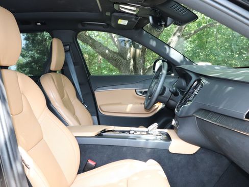 Used 2023 Volvo XC90 T8 Ultimate image 27