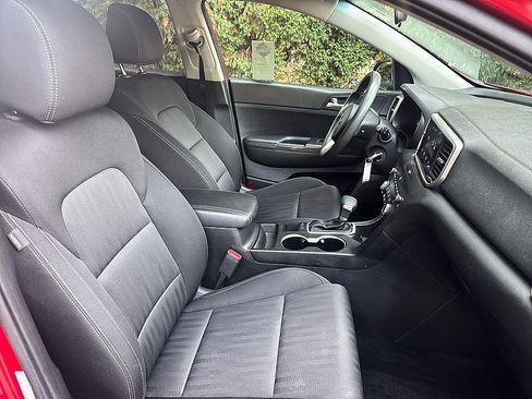 Used 2022 Kia Sportage LX AWD/4WD image 18