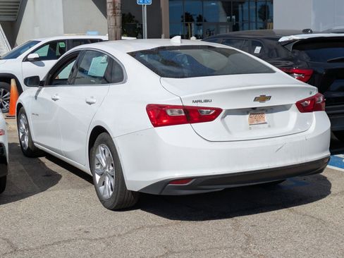 Used 2023 Chevrolet Malibu LT image 3