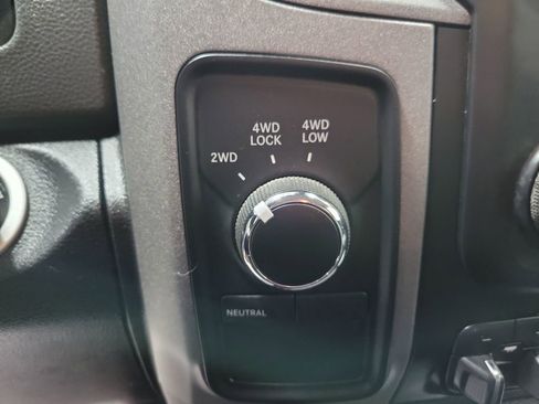 Used 2017 RAM 2500 Tradesman w/ Chrome Appearance Group image 46