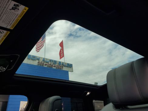 Used 2019 Land Rover Range Rover Sport HSE image 16