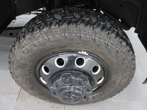 Used 2023 RAM 3500 Big Horn w/ Night Edition AWD/4WD image 3