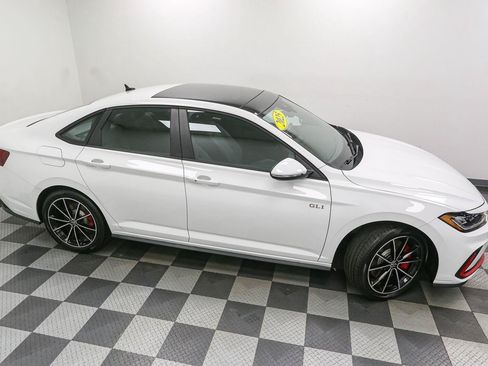 Certified 2025 Volkswagen Jetta GLI Autobahn FWD image 6