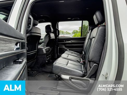 Used 2023 Jeep Wagoneer L Series II AWD/4WD image 15