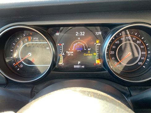 Certified 2022 Jeep Gladiator Willys image 27