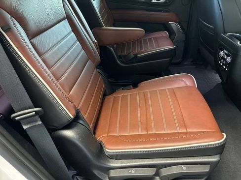 Used 2023 GMC Yukon Denali Ultimate AWD/4WD image 37