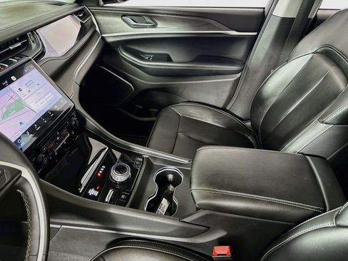 Used 2024 Jeep Grand Cherokee Limited 4xe image 26