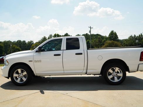 Used 2016 RAM 1500 Express RWD image 24