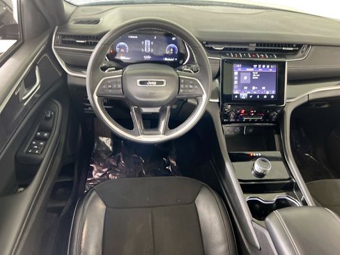 Used 2023 Jeep Grand Cherokee Altitude image 22