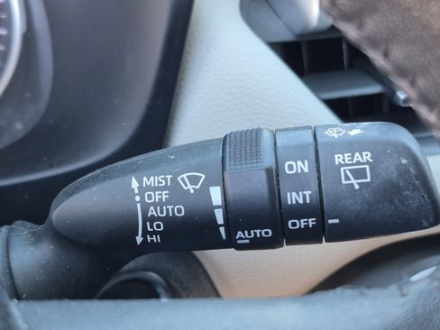 Used 2020 Toyota RAV4 XLE Premium AWD/4WD image 34