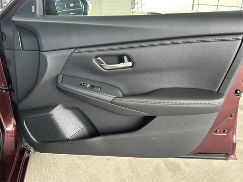 Used 2023 Nissan Sentra SV image 33