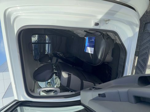 Used 2019 Nissan Frontier SV w/ Value Truck Package image 10