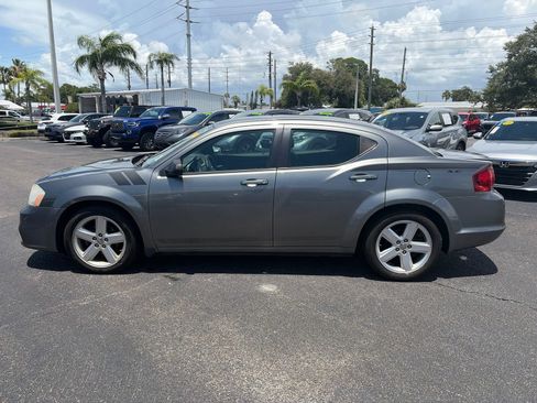 Used 2013 Dodge Avenger SE FWD image 4