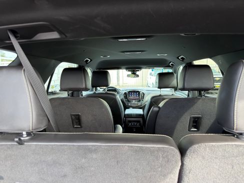 Used 2023 Chevrolet Traverse LT image 14