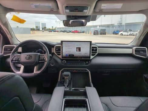 Used 2024 Toyota Tundra Limited image 17