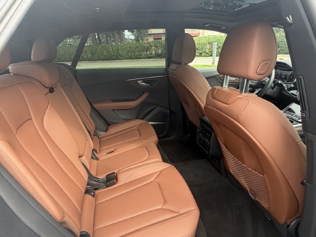 Used 2025 Audi Q8 Premium Plus AWD/4WD image 31