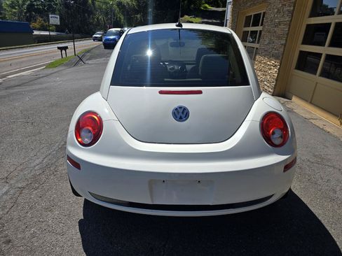 Used 2008 Volkswagen Beetle Triple White Edition FWD image 7