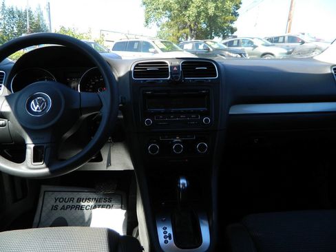 Used 2013 Volkswagen Golf 4-Door FWD image 16