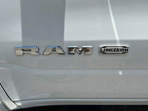 Used 2022 RAM 1500 Limited AWD/4WD image 6