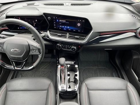 Used 2025 Chevrolet Trax RS w/ Driver Confidence Package image 11