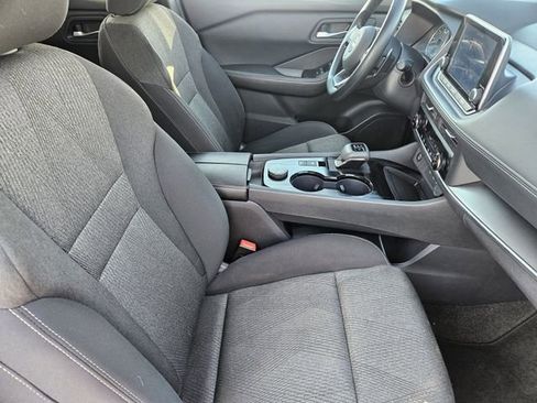 Used 2024 Nissan Rogue SV image 15