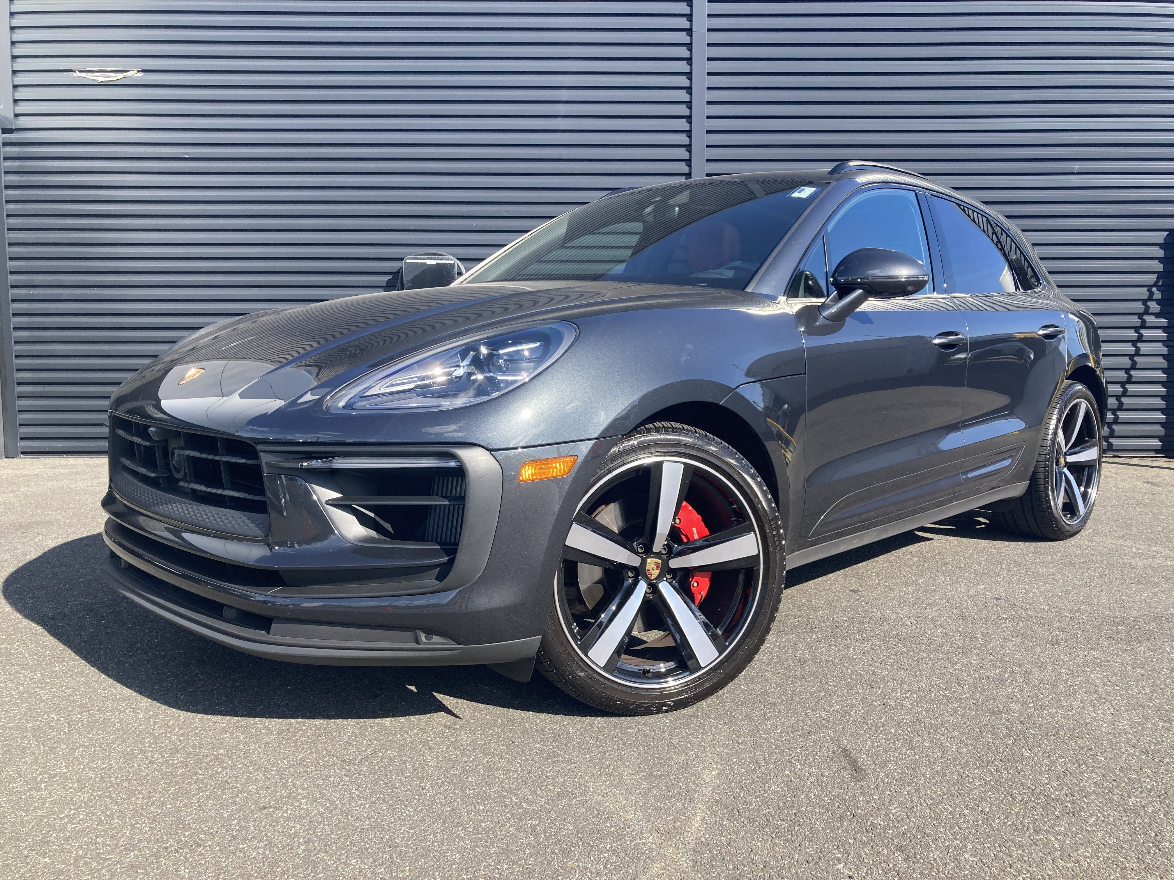Certified 2024 Porsche Macan S AWD/4WD image 1