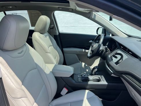 Used 2019 Cadillac XT4 Premium Luxury FWD image 26