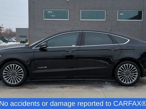 Used 2018 Ford Fusion Titanium image 2