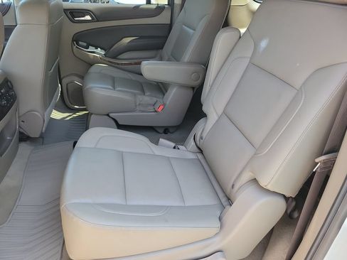 Used 2020 Chevrolet Suburban Premier RWD image 12