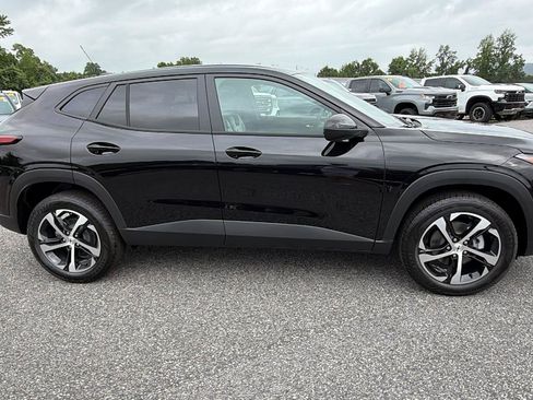New 2026 Chevrolet Trax RS FWD image 4