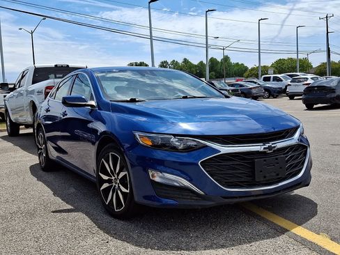 Used 2023 Chevrolet Malibu RS FWD image 2
