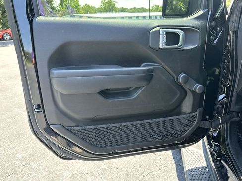 Used 2021 Jeep Wrangler Unlimited Sport image 23