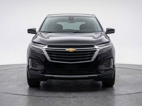 Used 2025 Chevrolet Equinox LT FWD image 2