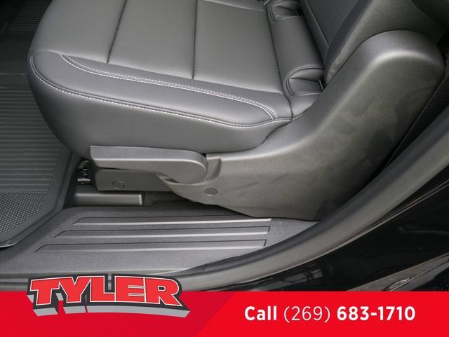 New 2026 Chevrolet Traverse LT w/ Driver Confidence Package AWD/4WD image 40